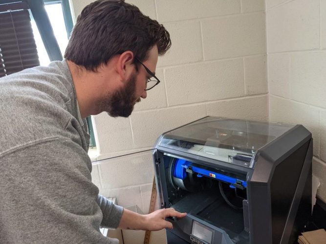 School Maker Spaces Getting Cool Tools | News, Sports, Jobs - Vimarsana News